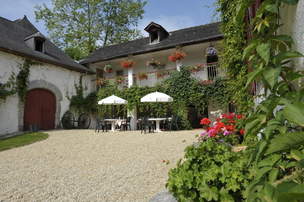 Hotel Les Bains De Secours Sevignacq-Meyracq Bagian luar foto