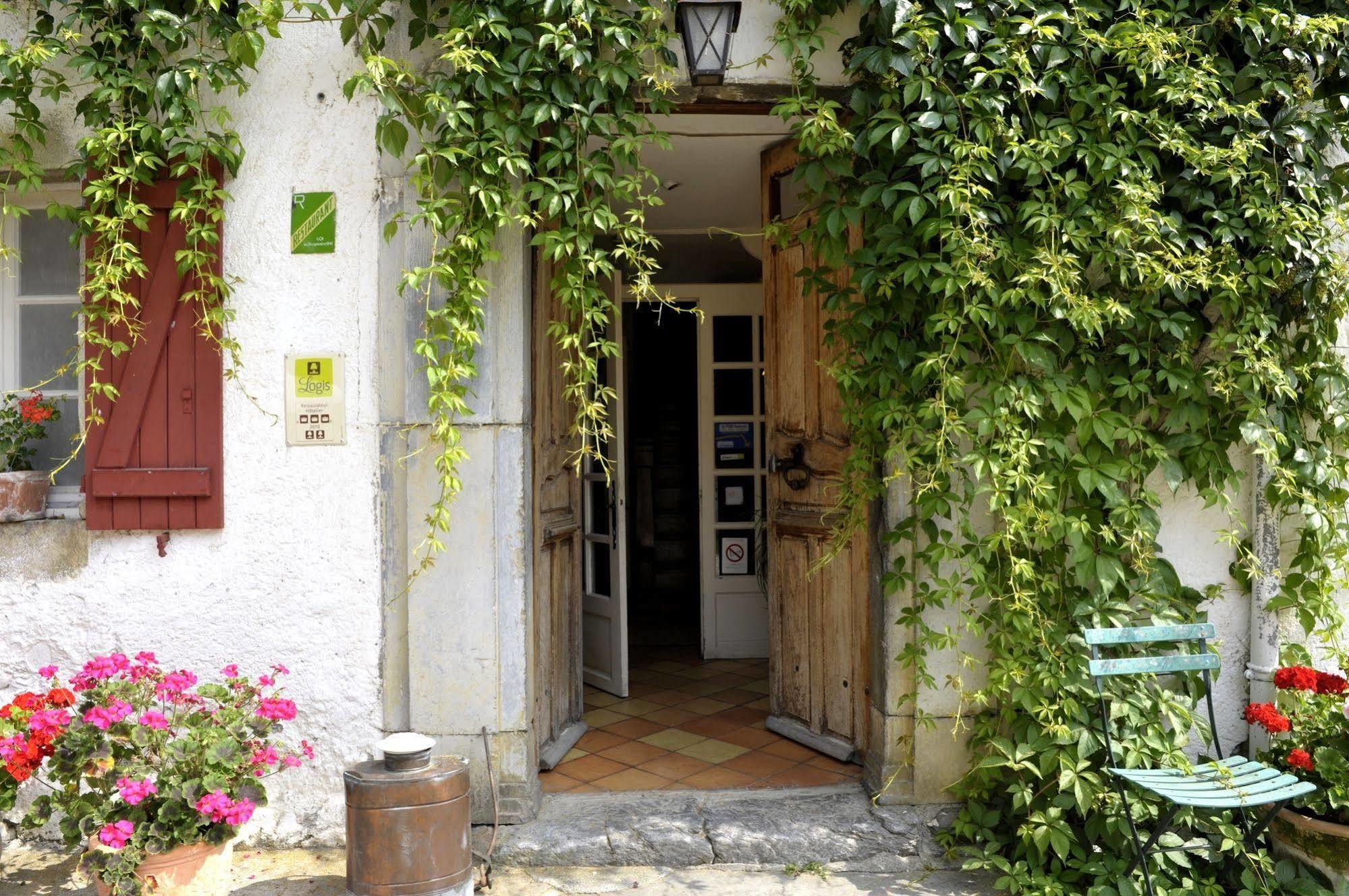 Hotel Les Bains De Secours Sevignacq-Meyracq Bagian luar foto