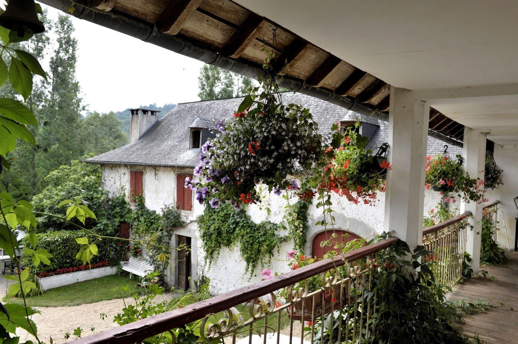 Hotel Les Bains De Secours Sevignacq-Meyracq Bagian luar foto