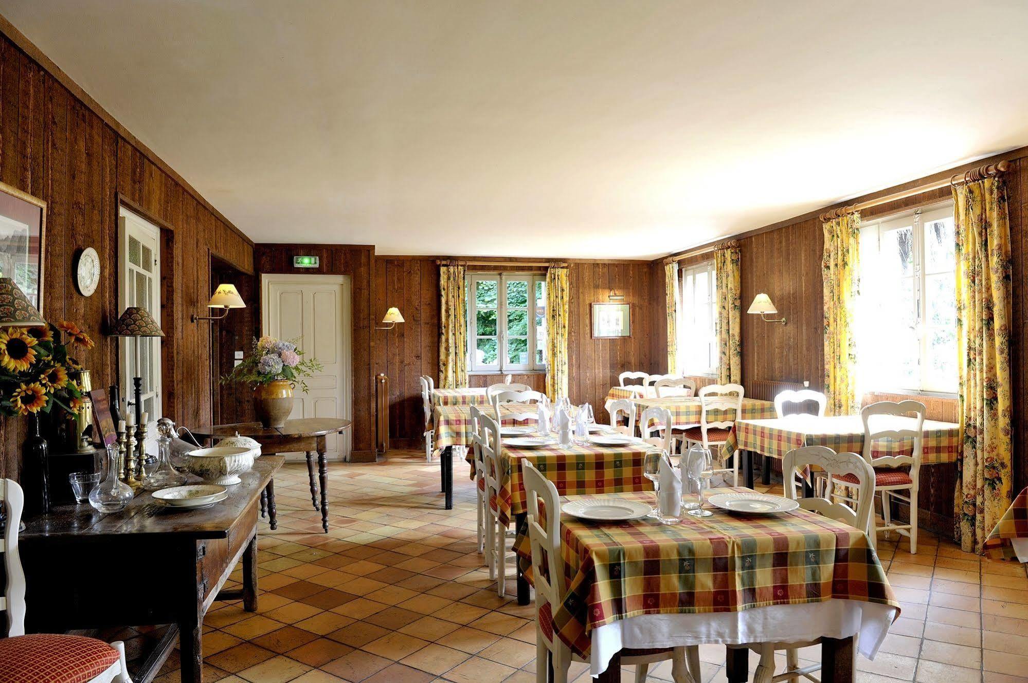 Hotel Les Bains De Secours Sevignacq-Meyracq Bagian luar foto