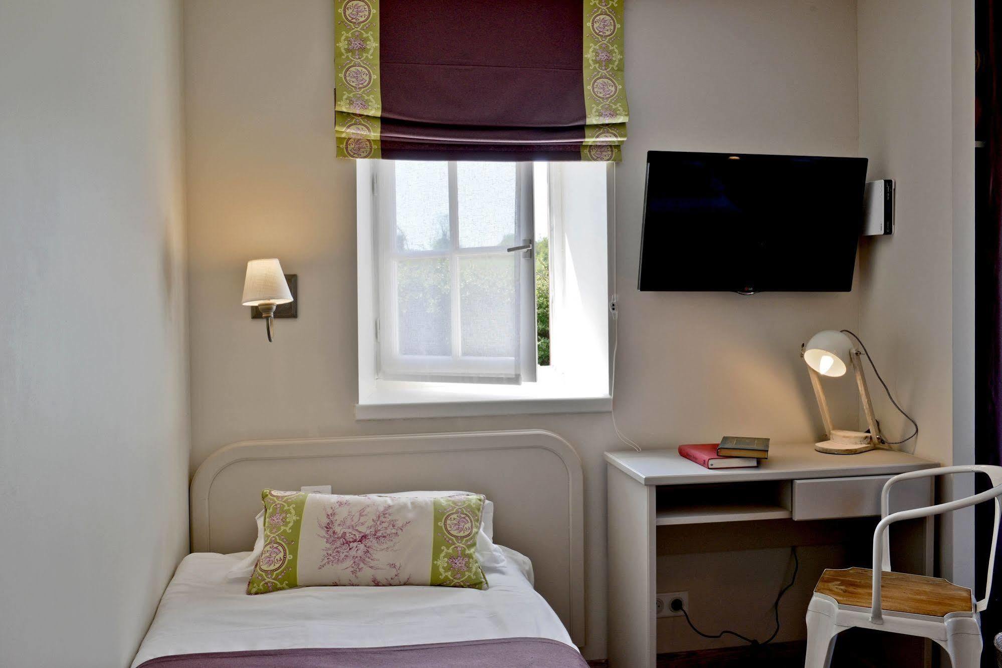 Hotel Les Bains De Secours Sevignacq-Meyracq Bagian luar foto